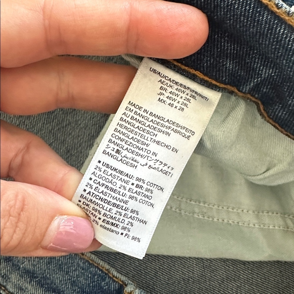 NWT Amazon Essentials Men's Relaxed Fit Medium Wash Blue Jeans Sz 46W x 28L - Picture 4 of 5